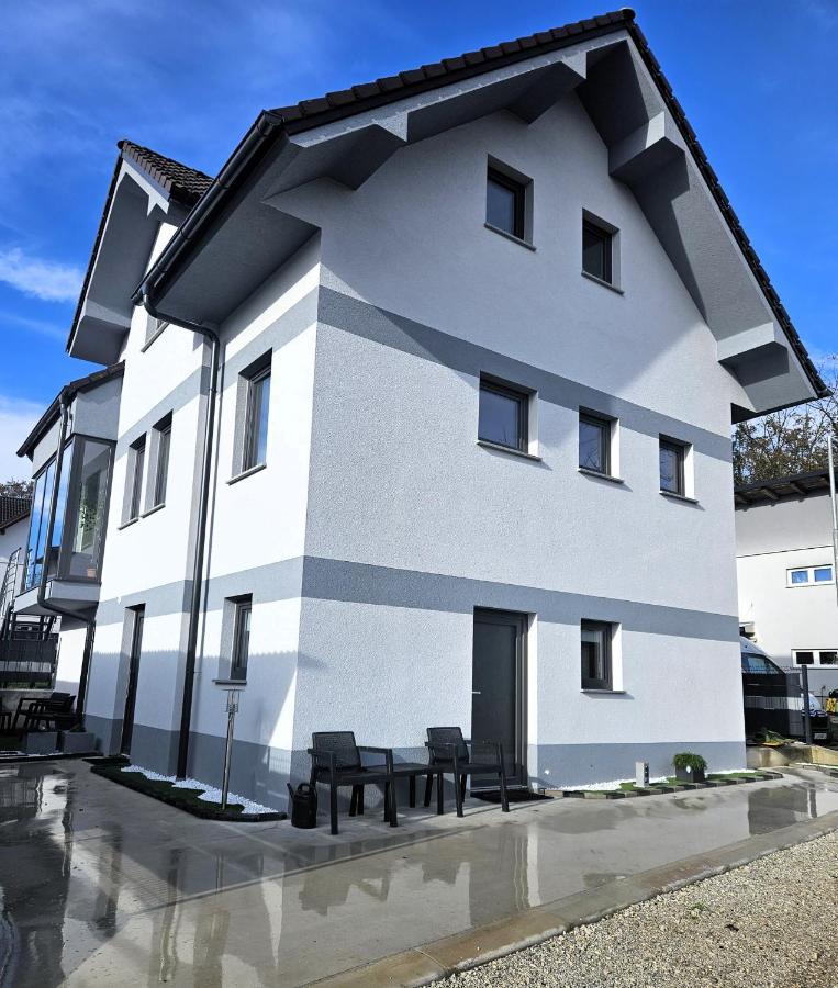 Apartmaji Stars Mavcice Bagian luar foto