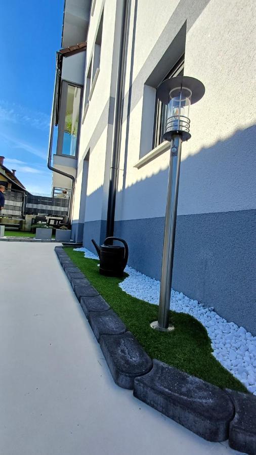 Apartmaji Stars Mavcice Bagian luar foto
