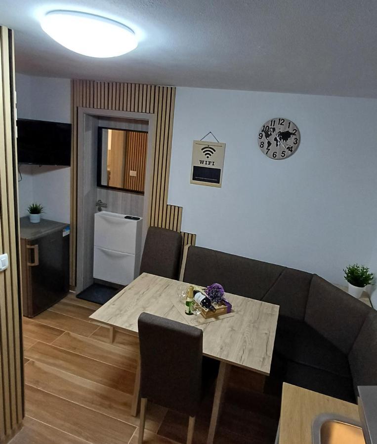 Apartmaji Stars Mavcice Bagian luar foto