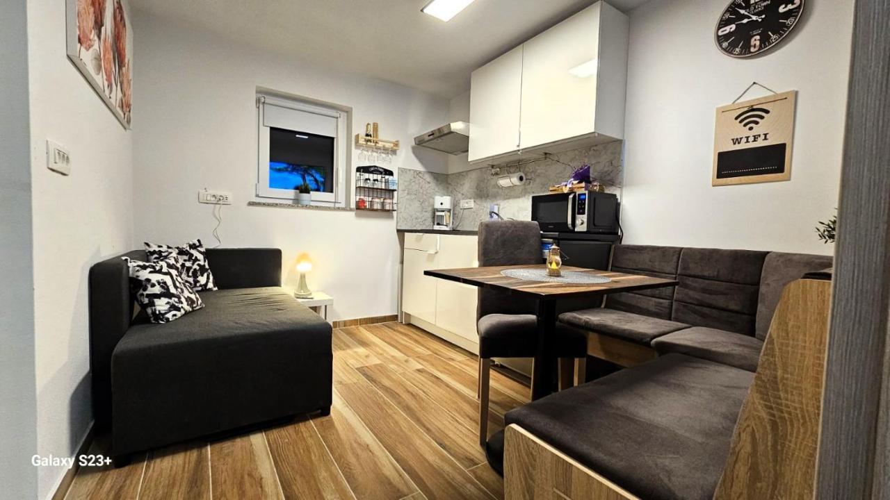 Apartmaji Stars Mavcice Bagian luar foto
